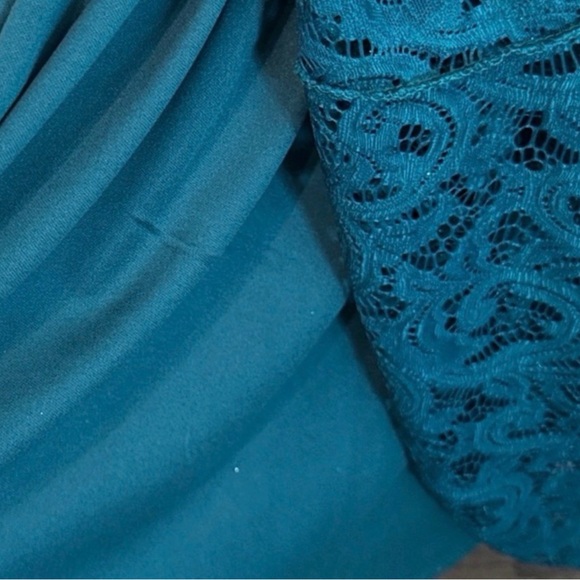 Beautiful Jade Green Long Sleeve Lace Elegant Dress - Picture 7 of 10